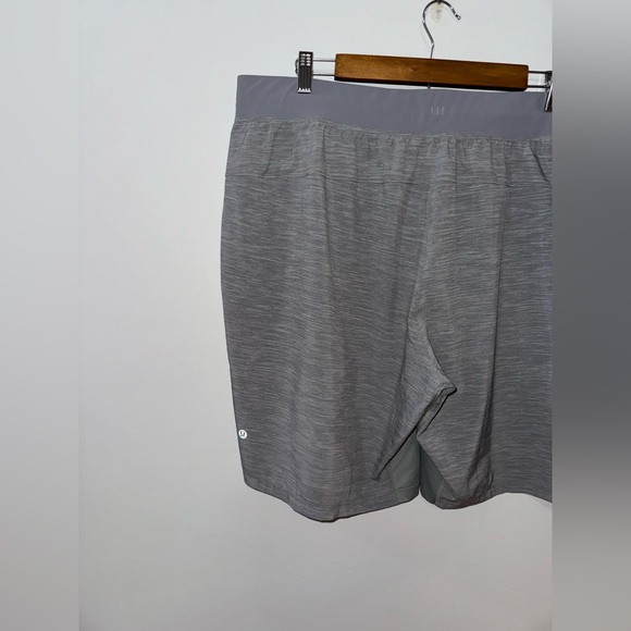 XXL Lululemon T.H.E. Short Linerless 9” Inseam Heather Sea Salt Lightcast Shorts - Picture 8 of 12